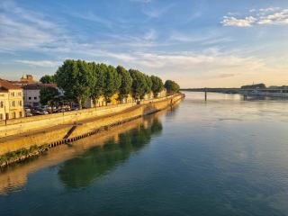 Appartement neuf à Arles : patrimoine, Rhône et démarches